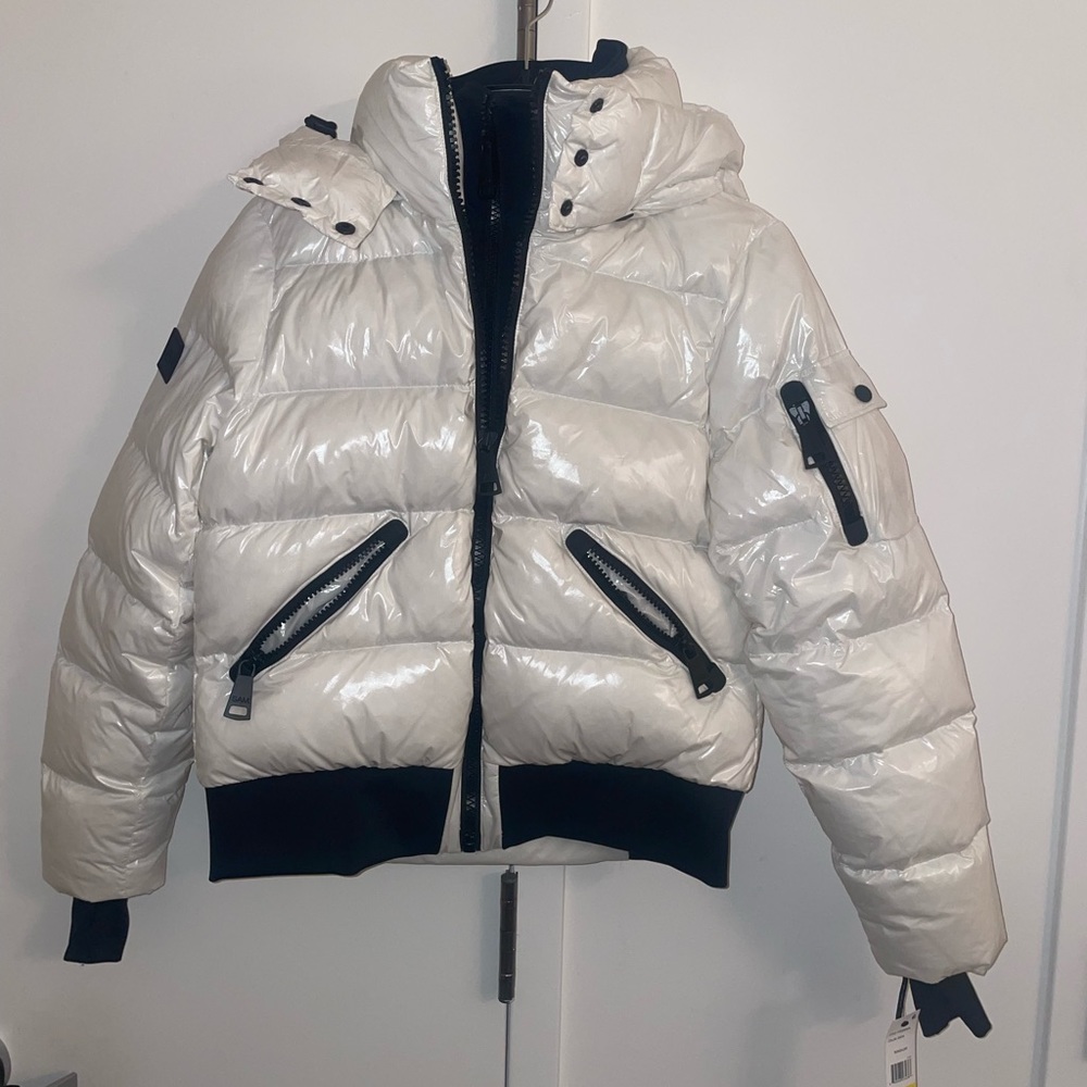 Sam. coat